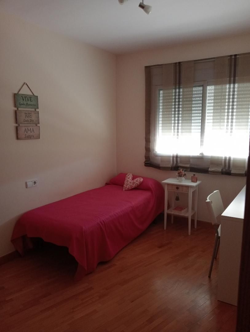 Flat to share in Calle de la Iglesia, 34, San Benito - Patiño