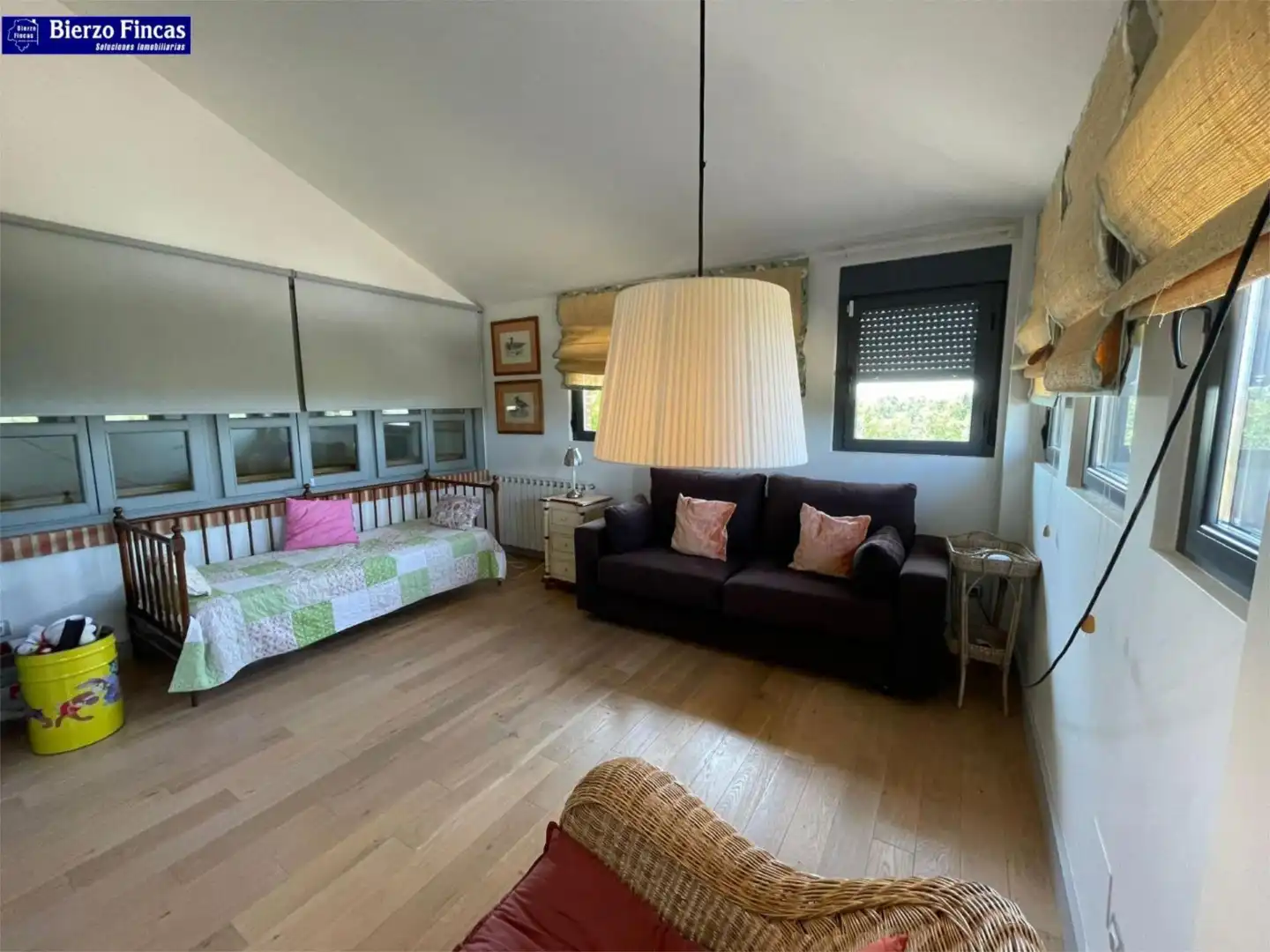 Wohnzimmer von Wohnung zum Verkauf in Valverde de la Virgen mit Heizung, Privatgarten und Parkett