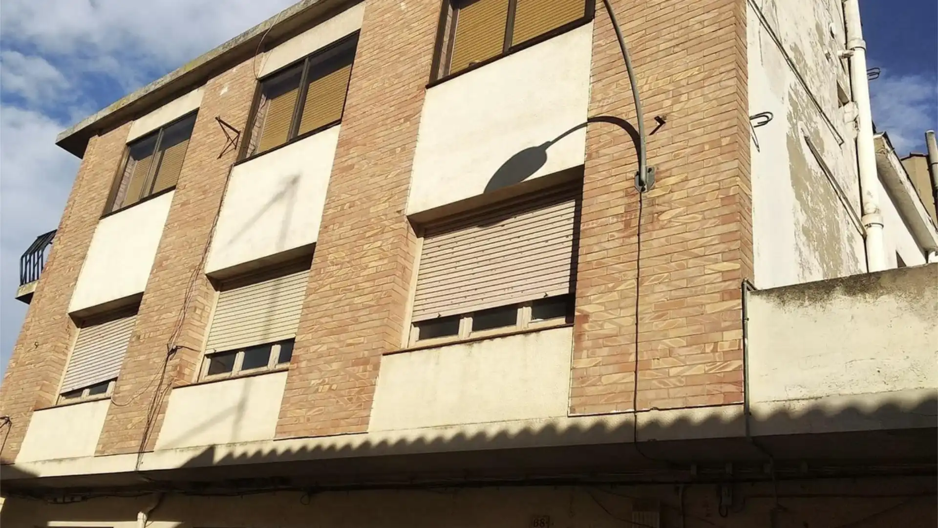 Vista exterior de Casa adosada en venda en Alfaro amb Aire condicionat, Calefacció i Terrassa