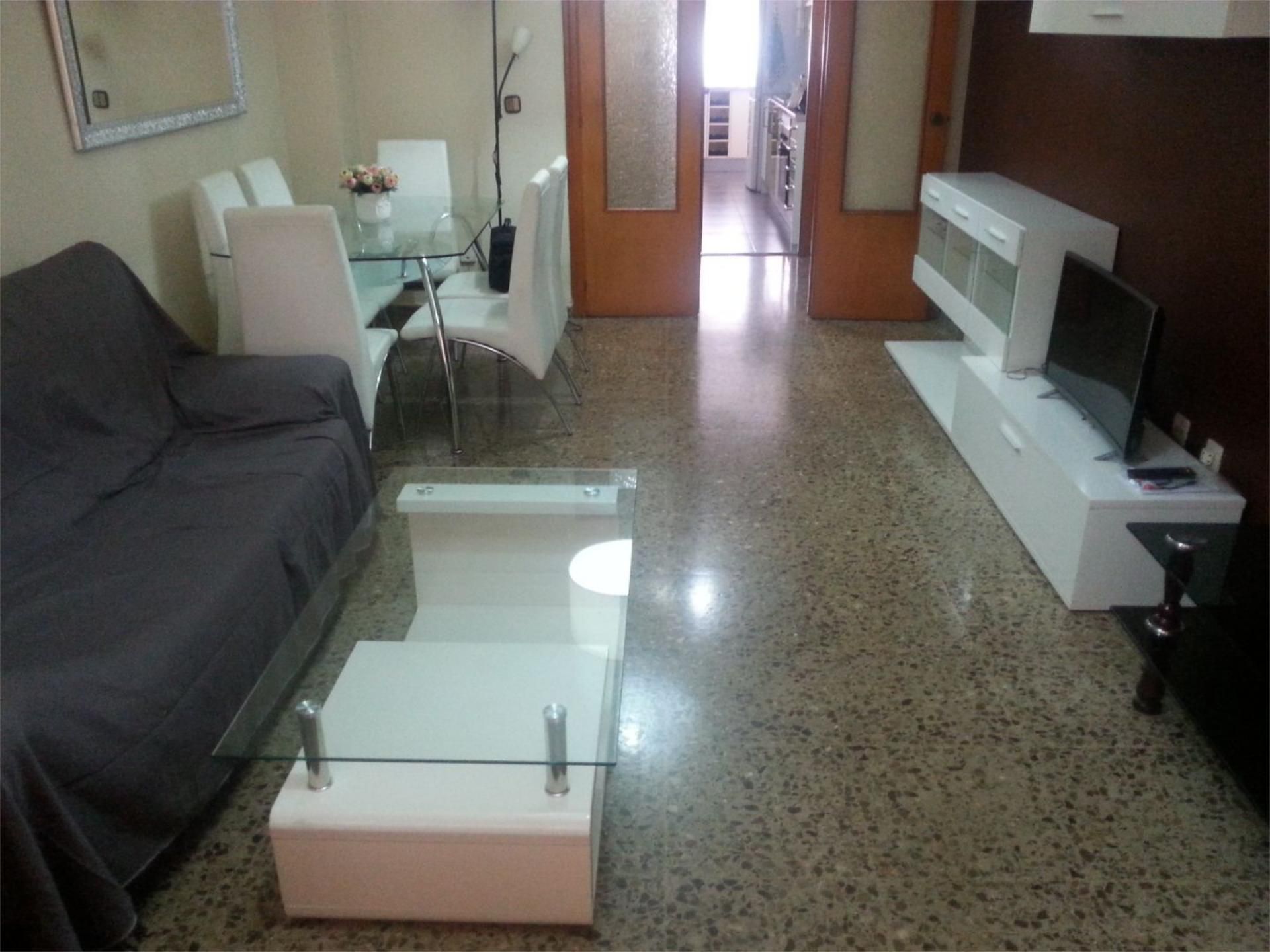 Sala de estar de Apartamento para compartir en  Murcia Capital con Jardín privado, Terraza y Piscina