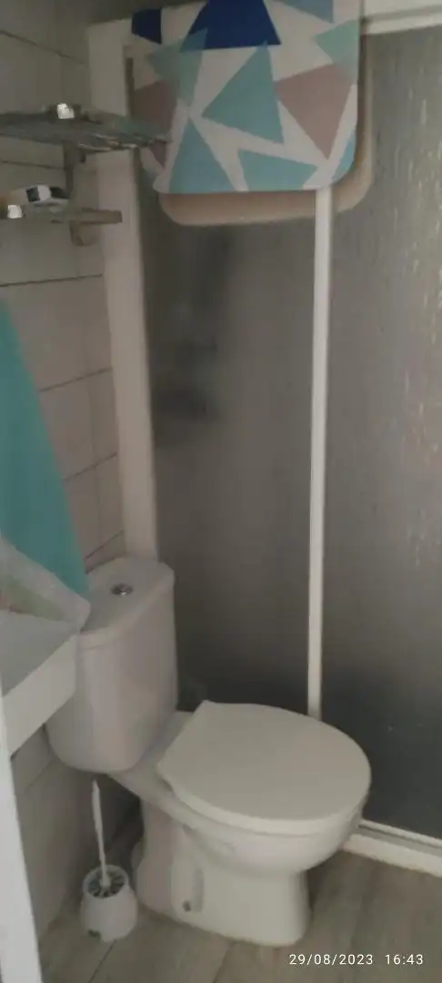 Casa adosada de alquiler en Calle Sebastián Elcano, 64, V Centenario - Piletas - Capuchinos Baño de Casa adosada de alquiler en Sanlúcar de Barrameda con Aire acondicionado, Terraza y Trastero