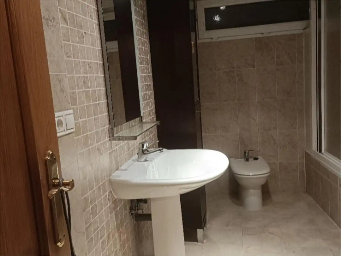 Room in Avenida Castilla y León, 5, Guardo Bathroom of Flat for share in Guardo with Heating, Parquet flooring and Furnished