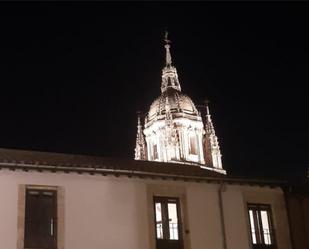 Vista exterior de Pis de lloguer en Salamanca Capital amb Balcó