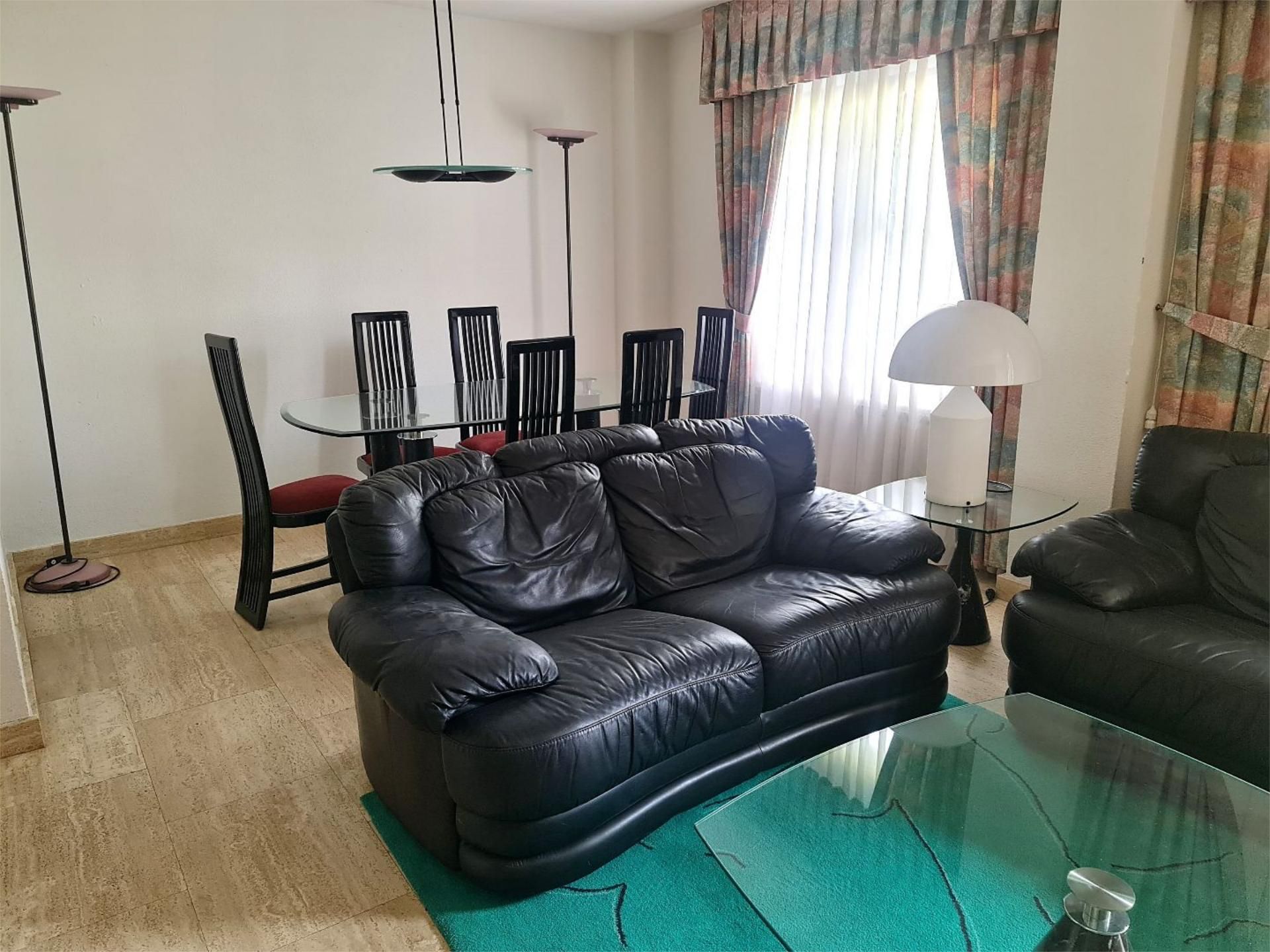 Living room of Flat to rent in Las Rozas de Madrid  with Heating, Private garden and Parquet flooring