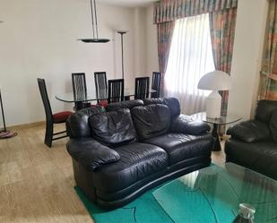Living room of Flat to rent in Las Rozas de Madrid  with Heating, Private garden and Parquet flooring