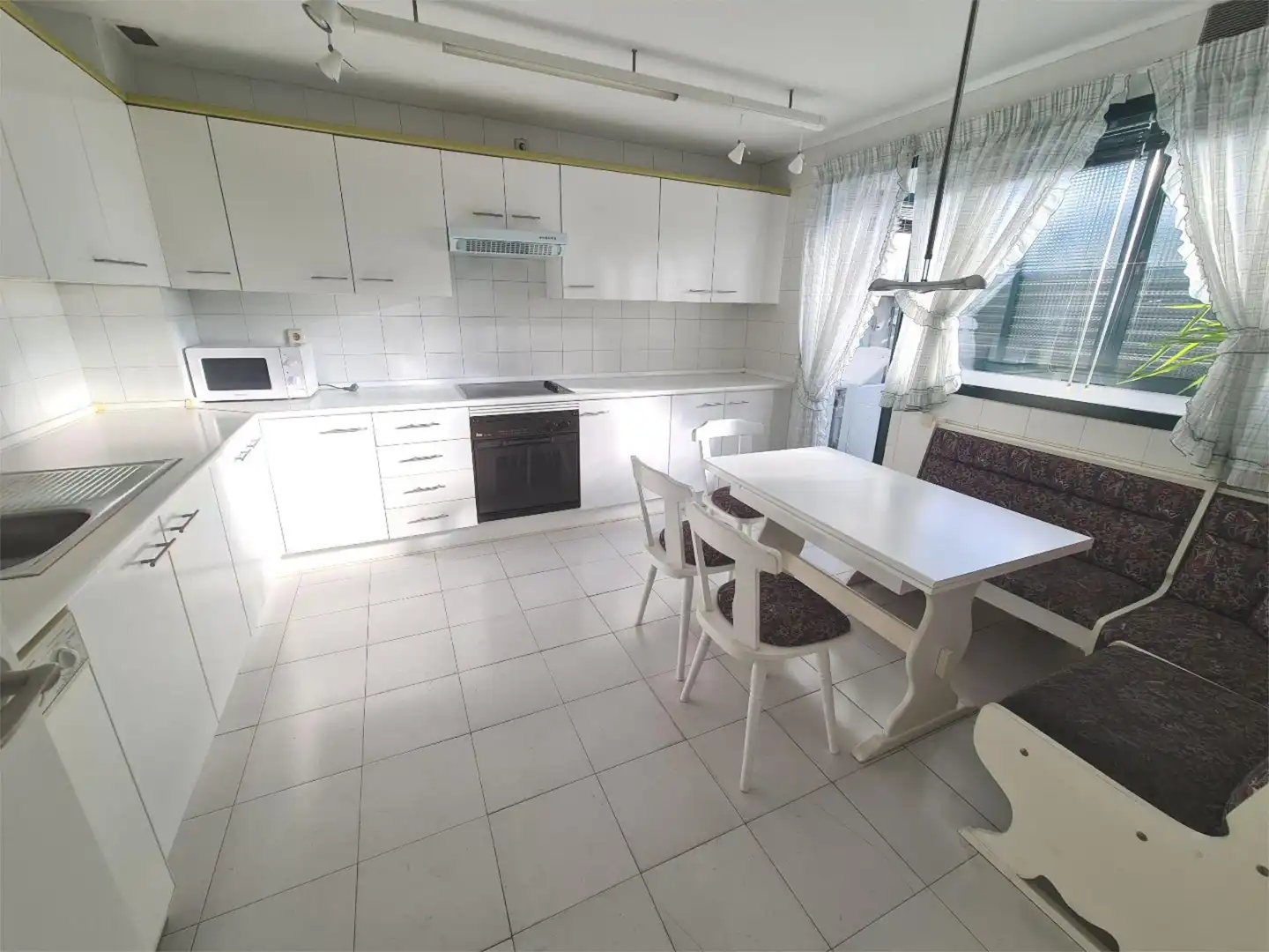 Casa adosada de alquiler en Calle Playa de Sangenjo, 32, El Pinar - Punta Galea Casa adosada de alquiler en Calle Playa de Sangenjo, 32, El Pinar - Punta Galea