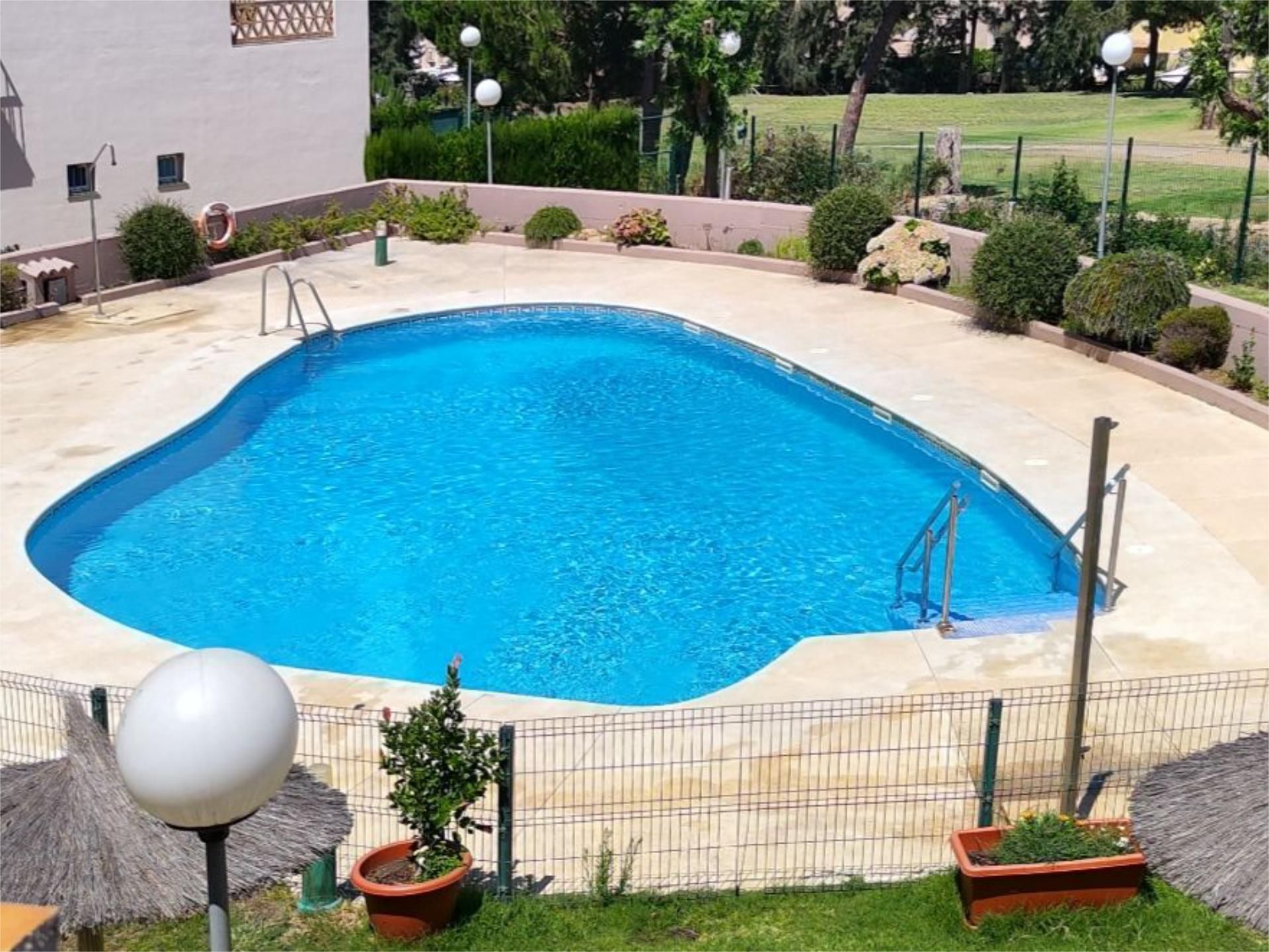 Piscina de Planta baixa en venda en Islantilla amb Aire condicionat, Calefacció i Jardí privat