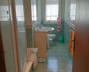 Bathroom of Flat to share in Jaca