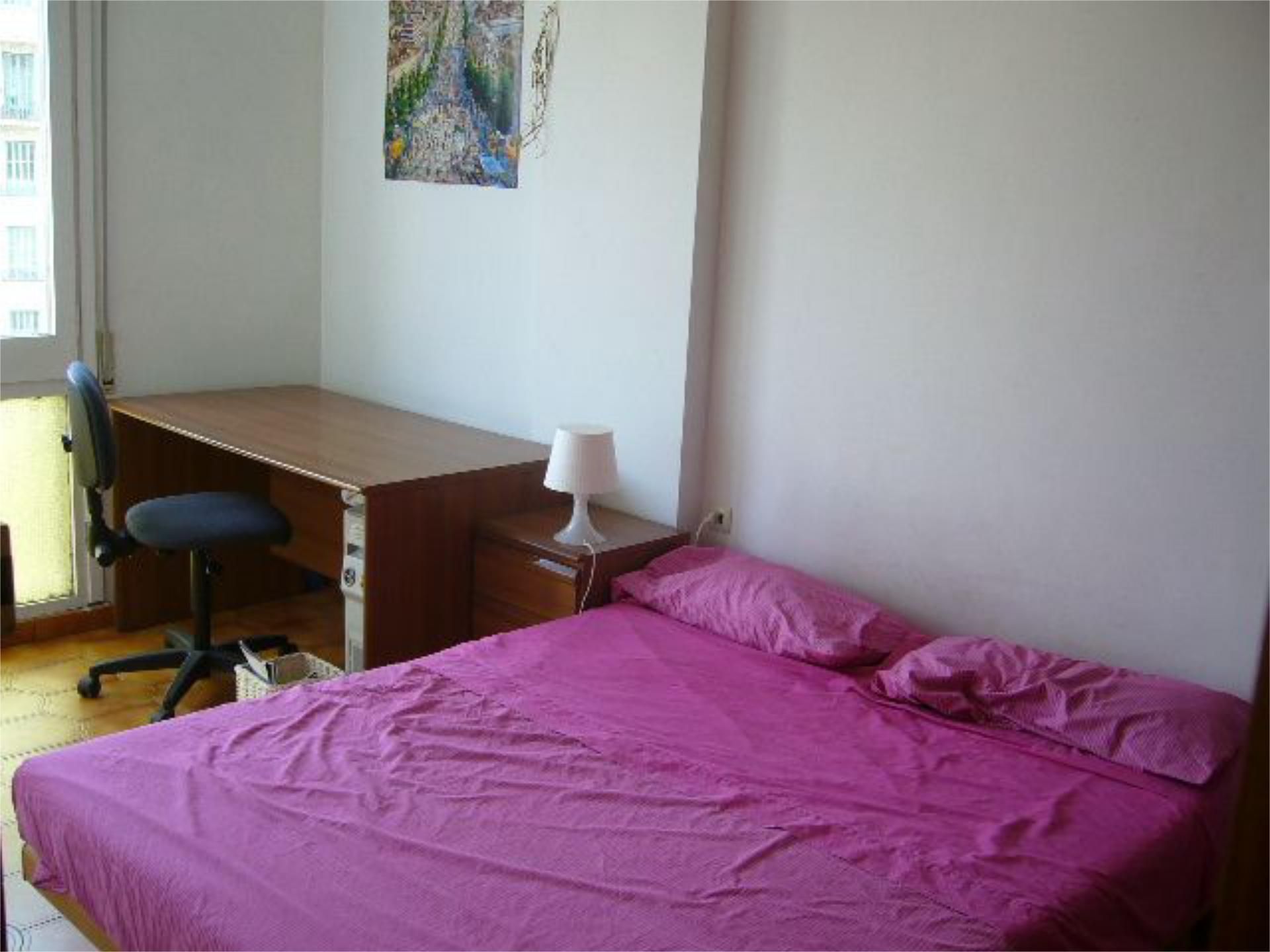 Bedroom of Flat to share in  Barcelona Capital  with Furnished and Video intercom