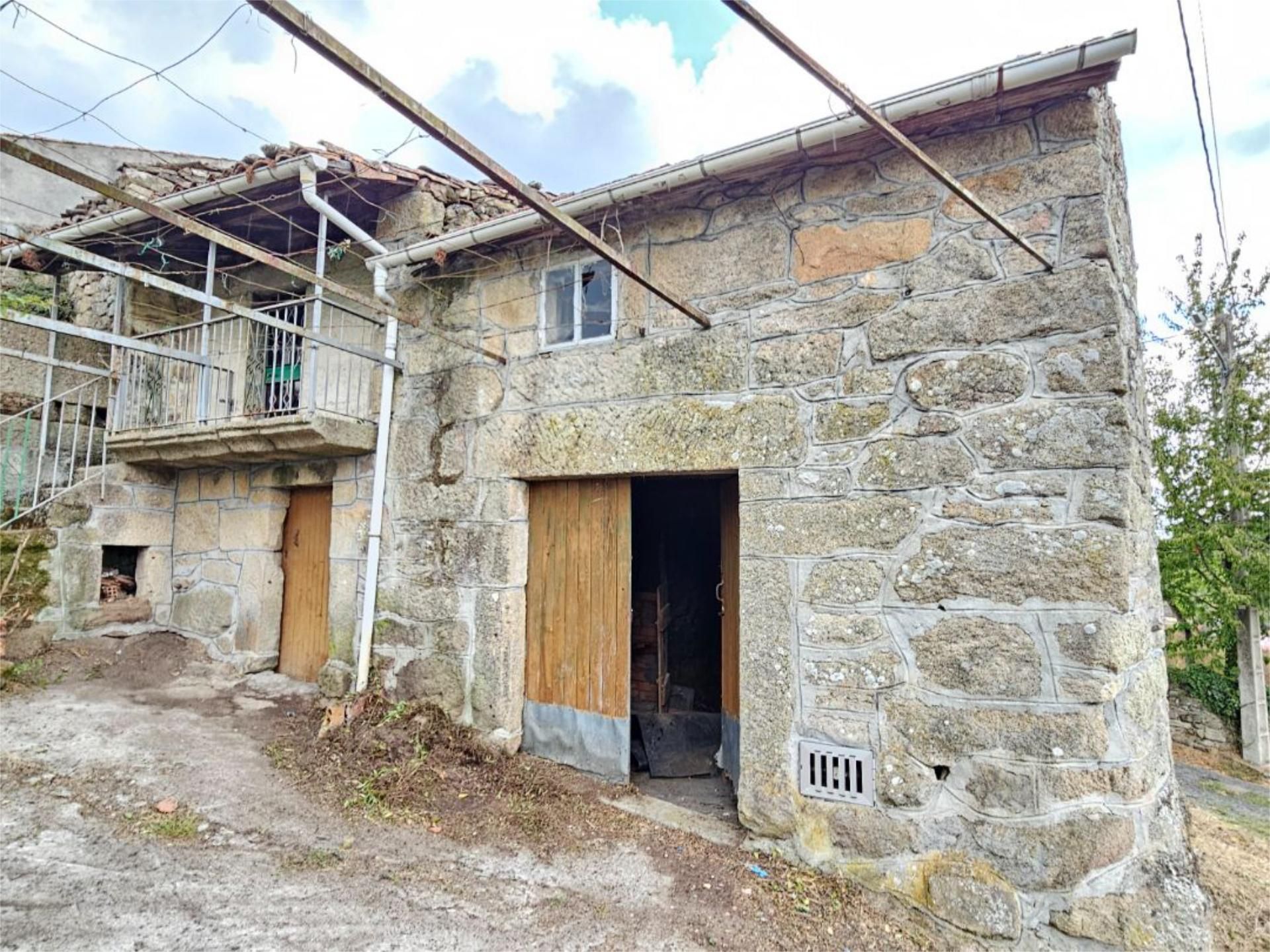 Vista exterior de Casa o xalet en venda en Xunqueira de Ambía amb Terrassa i Balcó