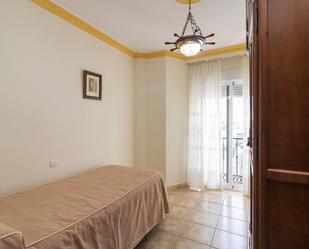 Dormitori de Apartament per a compartir en Marbella amb Terrassa i Balcó