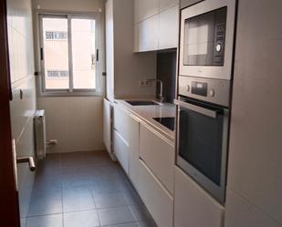 Kitchen of Flat to rent in  Granada Capital  with Balcony