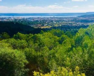 Vista exterior de Pis en venda en Chiva amb Terrassa, Piscina i Balcó