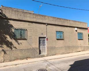 Vista exterior de Casa adosada en venda en Algeciras amb Terrassa