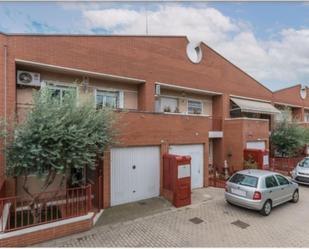 Exterior view of Single-family semi-detached for sale in Mollet del Vallès  with Air Conditioner and Balcony