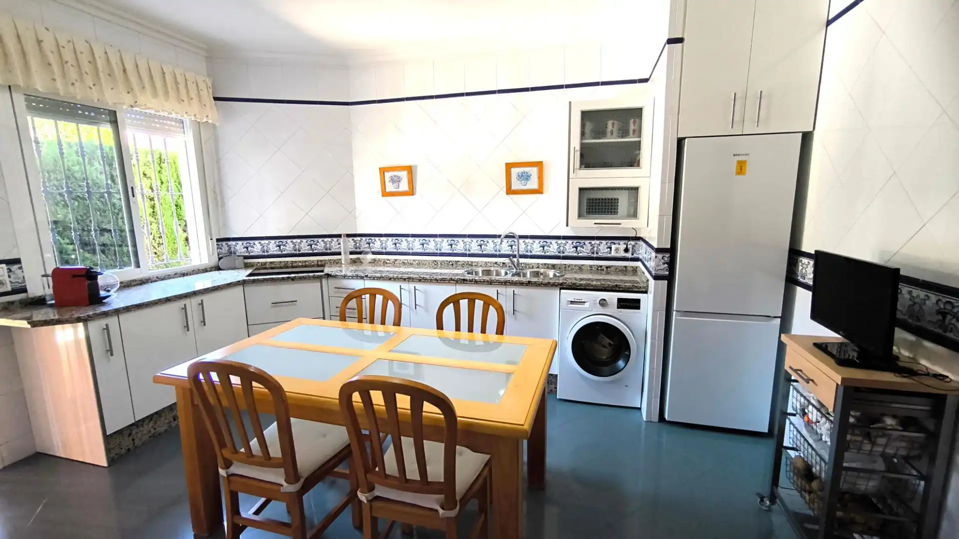 Cocina de Casa o chalet en venta en Valencina de la Concepción con Piscina