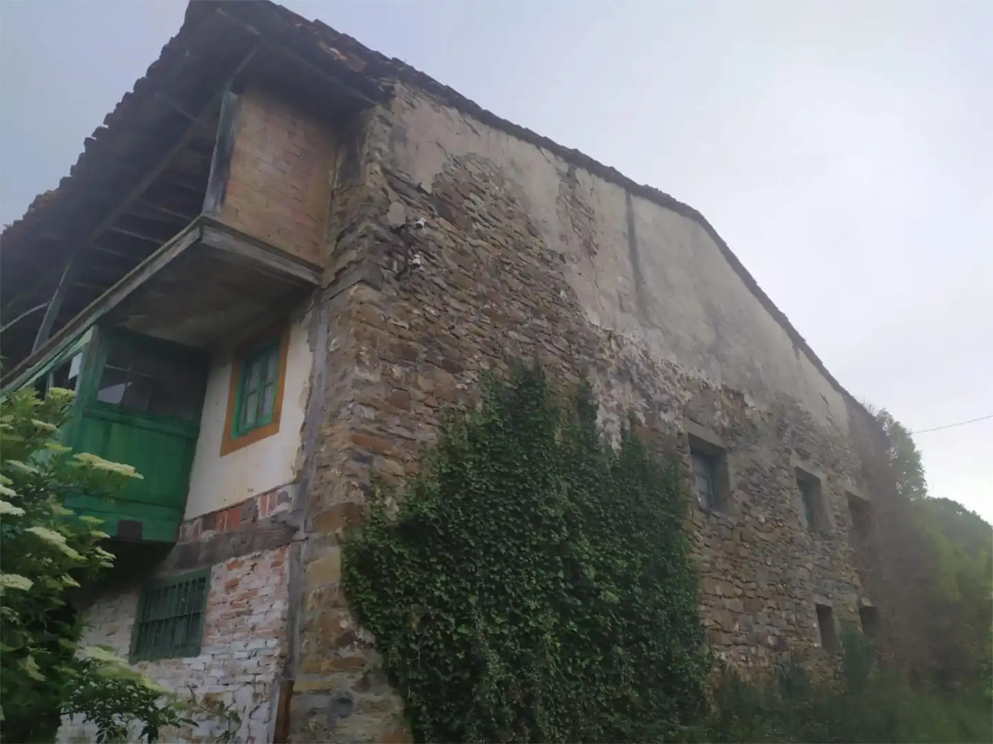 Houses for sale in Calle Iglesia, 23, Merindad de Montija Exterior view of Houses for sale in Merindad de Montija with Balcony