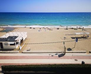 Vista exterior de Pis de lloguer en El Vendrell amb Aire condicionat, Terrassa i Piscina