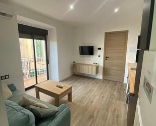 Sala d'estar de Apartament de lloguer en Martos amb Aire condicionat, Terrassa i Balcó