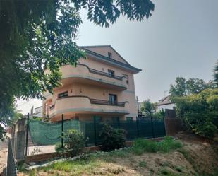 Vista exterior de Casa o xalet en venda en Piera amb Aire condicionat, Piscina i Balcó