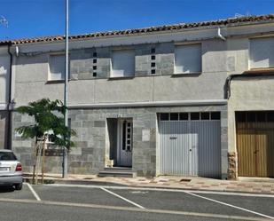 Vista exterior de Casa adosada en venda en Caparroso amb Terrassa