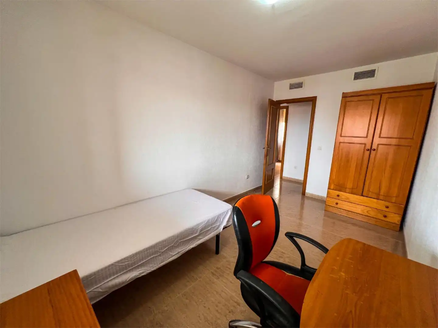 Habitació a Avinguda d l`Almássera, 27, Parque Lo Torrent Habitació a Avinguda d l`Almássera, 27, Parque Lo Torrent