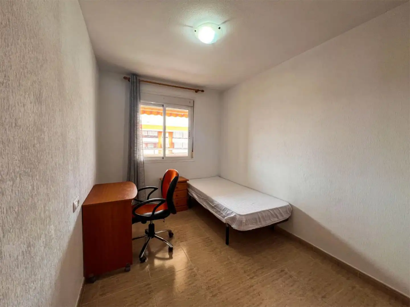 Habitació a Avinguda d l`Almássera, 27, Parque Lo Torrent Habitació a Avinguda d l`Almássera, 27, Parque Lo Torrent