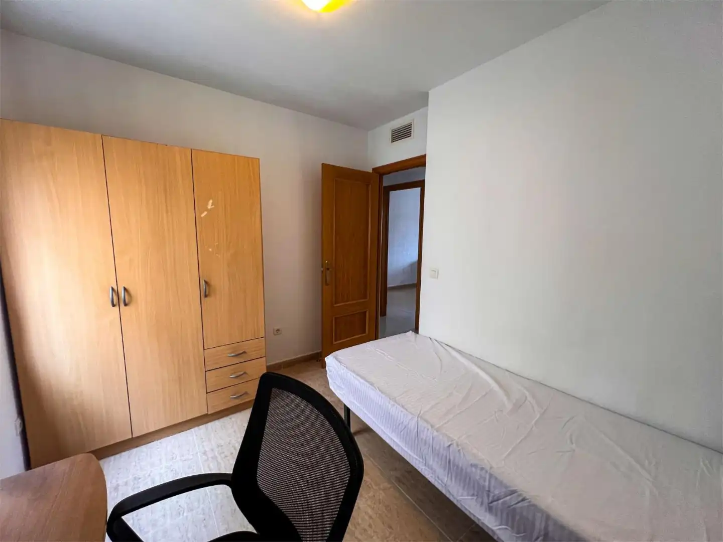 Habitació a Avinguda d l`Almássera, 27, Parque Lo Torrent Habitació a Avinguda d l`Almássera, 27, Parque Lo Torrent
