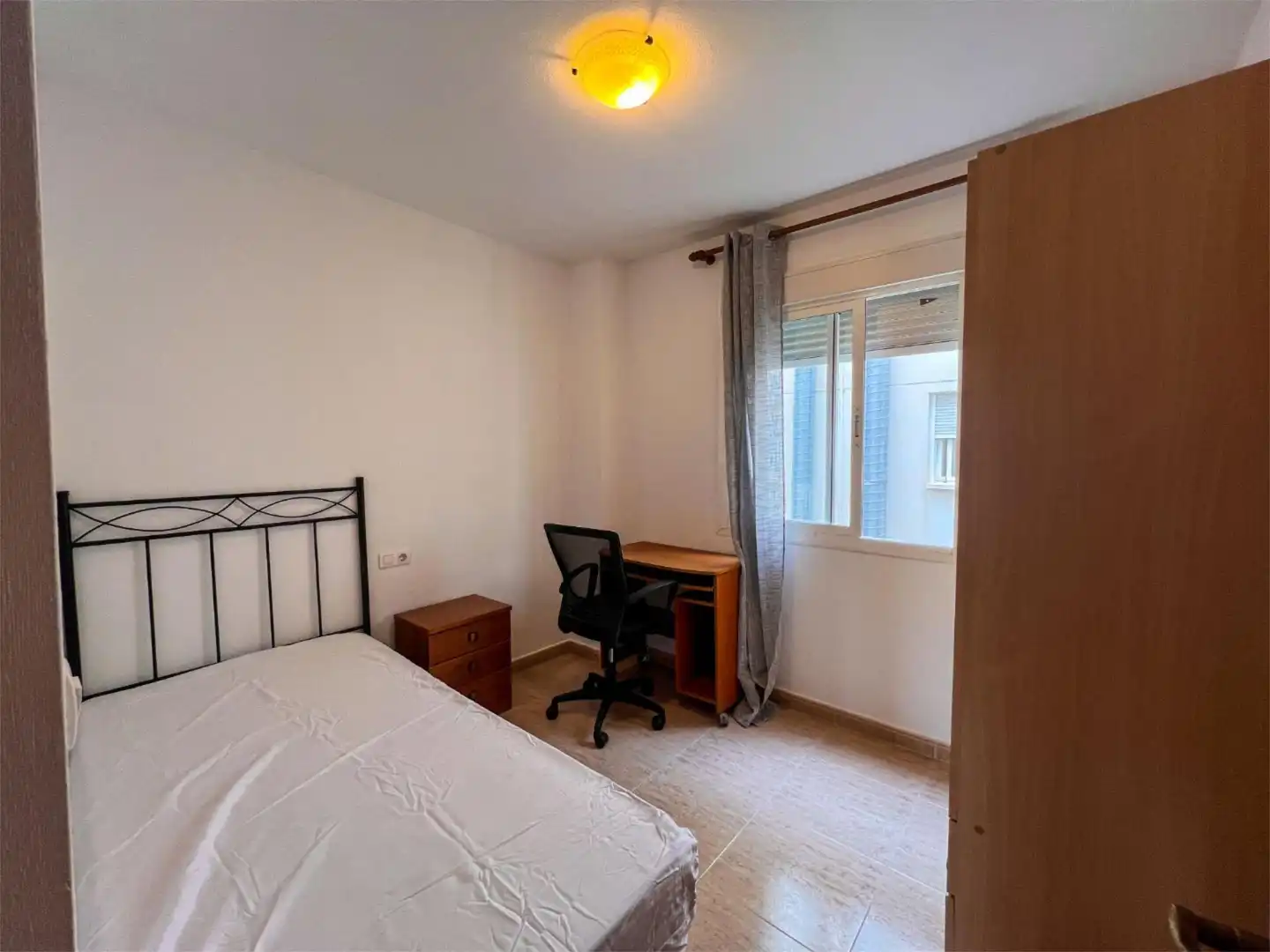 Habitació a Avinguda d l`Almássera, 27, Parque Lo Torrent Habitació a Avinguda d l`Almássera, 27, Parque Lo Torrent
