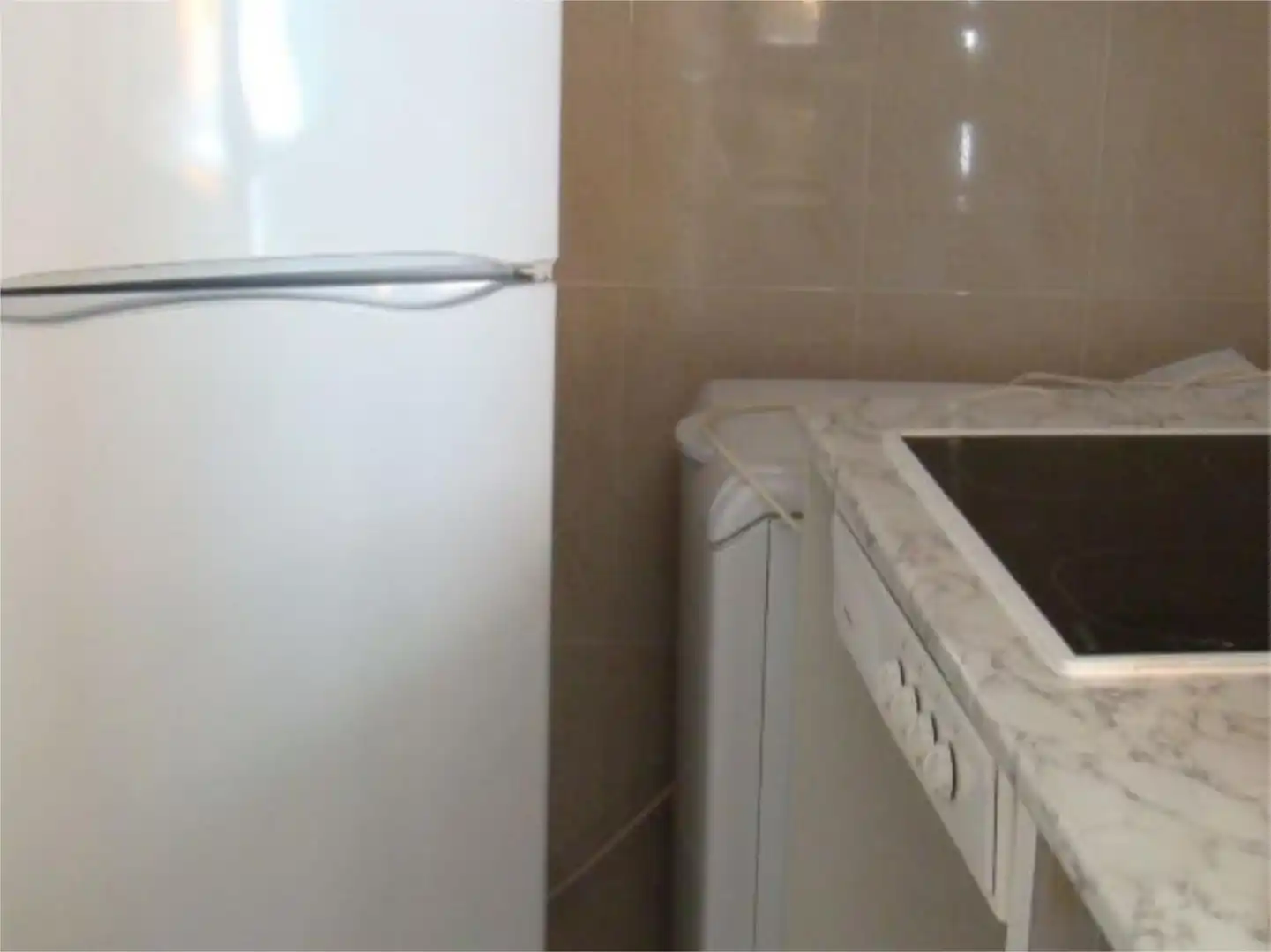 Apartamento de alquiler en Calle de la Isla de Alegranza, 33, Ciudad Universitaria Cocina de Apartamento de alquiler en Madrid con Jardín privado