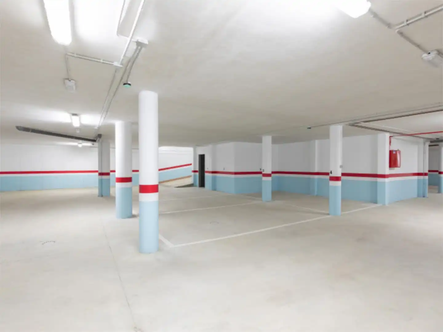Flat for sale in Calle Cotelo, 1, Villafranca del Bierzo Parking of Flat for sale in Villafranca del Bierzo with Storage room
