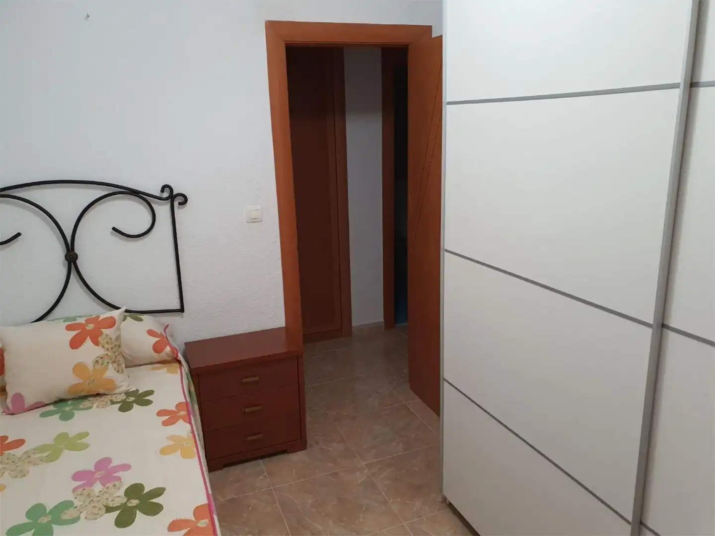 Flat for rent in Calle Pinosol, 16, Gibralfaro Bedroom of Flat for rent in Málaga with Air Conditioner, Heating and Furnished