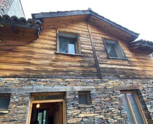 Vista exterior de Casa o xalet en venda en Tamajón amb Aire condicionat