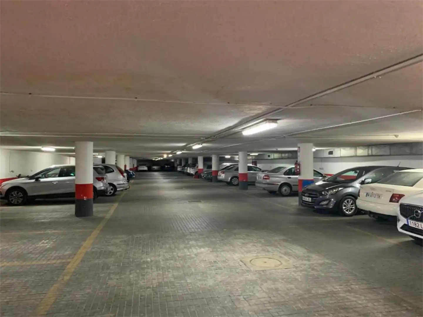 Garage for rent in Paseo de la Castellana, 238, Castilla Parking of Garage for rent in Madrid