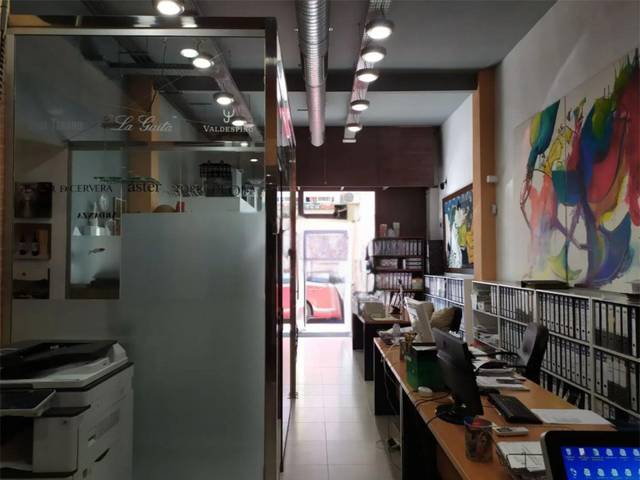 Oficina en Venta en Calle Constancia, 45 en Triana Este