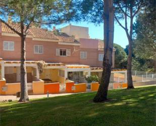 Jardí de Casa adosada de lloguer en Islantilla amb Terrassa i Piscina