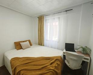 Bedroom of Flat to share in  Valencia Capital