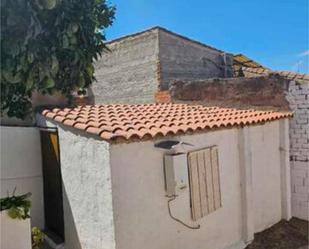 Exterior view of House or chalet for sale in Navalvillar de Pela  with Terrace