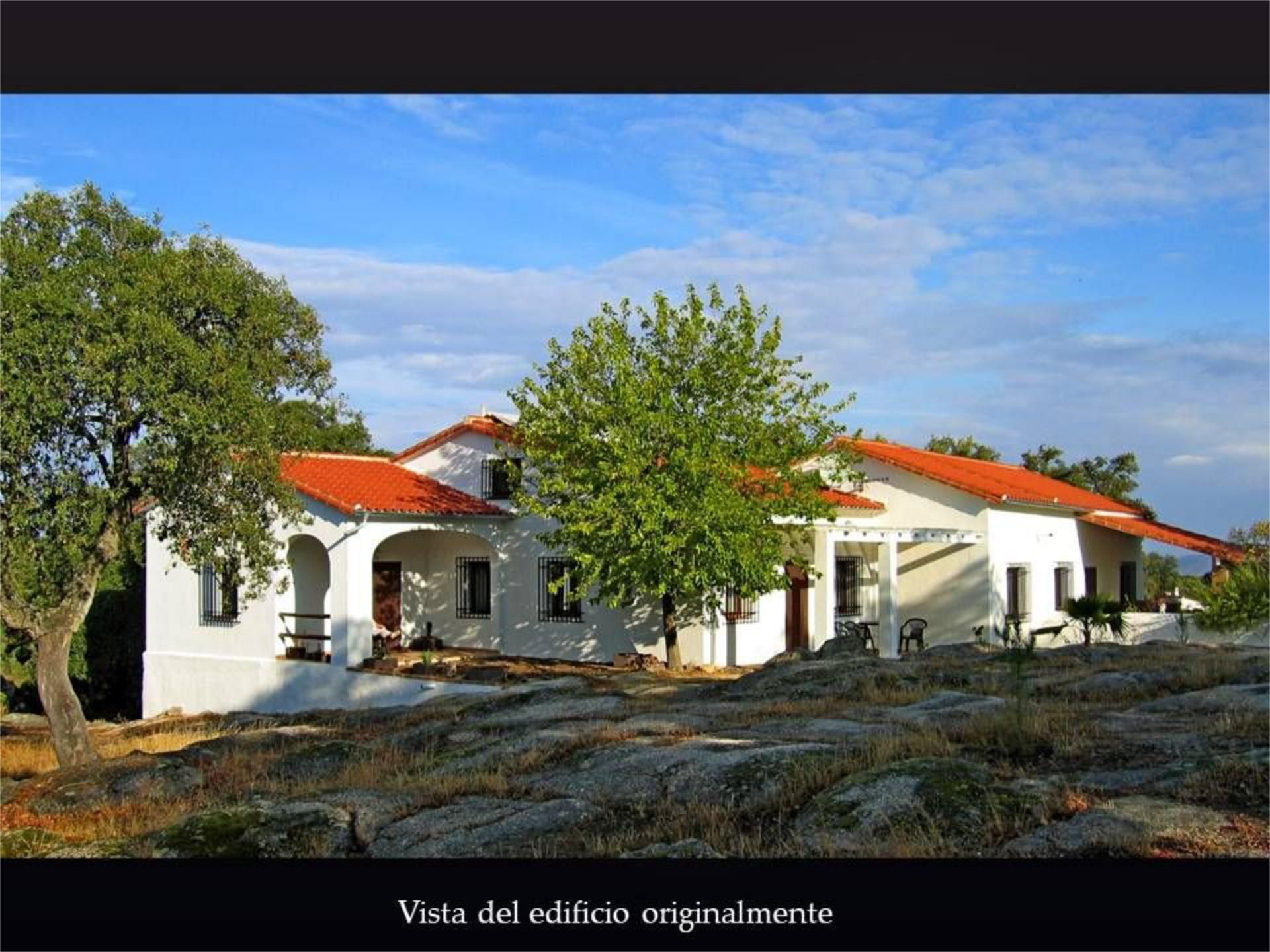 Vista exterior de Casa o xalet en venda en San Vicente de Alcántara amb Aire condicionat, Calefacció i Jardí privat