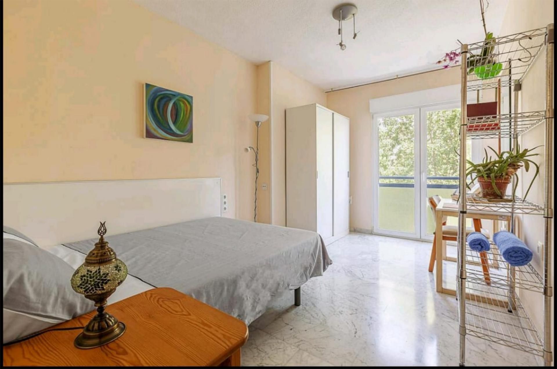 Bedroom of Flat to share in  Granada Capital  with Air Conditioner and Heating