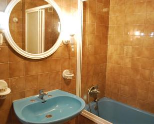 Bathroom of Flat to share in  Teruel Capital  with Terrace and Balcony