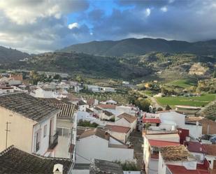 Vista exterior de Pis en venda en Alozaina amb Terrassa i Balcó