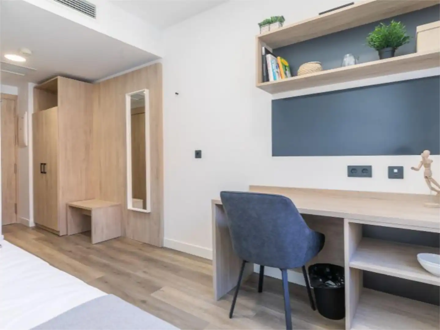 Habitació a Calle de Manuel Tovar, 14, Tres Olivos - Valverde Dormitori de Estudi per a compartir en Madrid amb Aire condicionat, Calefacció i Jardí privat