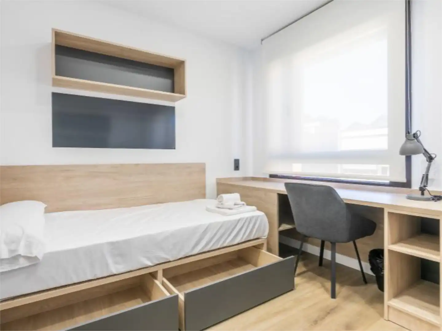 Habitació a Calle de Manuel Tovar, 14, Tres Olivos - Valverde Dormitori de Estudi per a compartir en Madrid amb Aire condicionat, Calefacció i Jardí privat