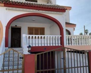 Vista exterior de Casa o xalet de lloguer en Sueca amb Terrassa