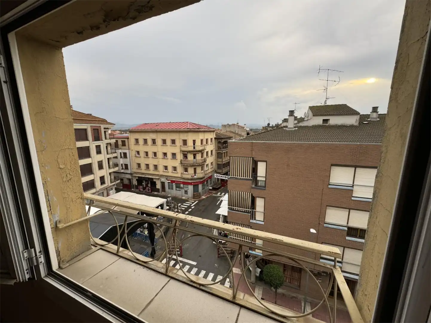 Außenansicht von Wohnung zum Verkauf in Azagra mit Parkett, Terrasse und Möbliert