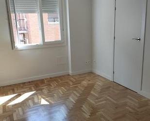 Bedroom of Flat to rent in  Madrid Capital  with Air Conditioner and Terrace