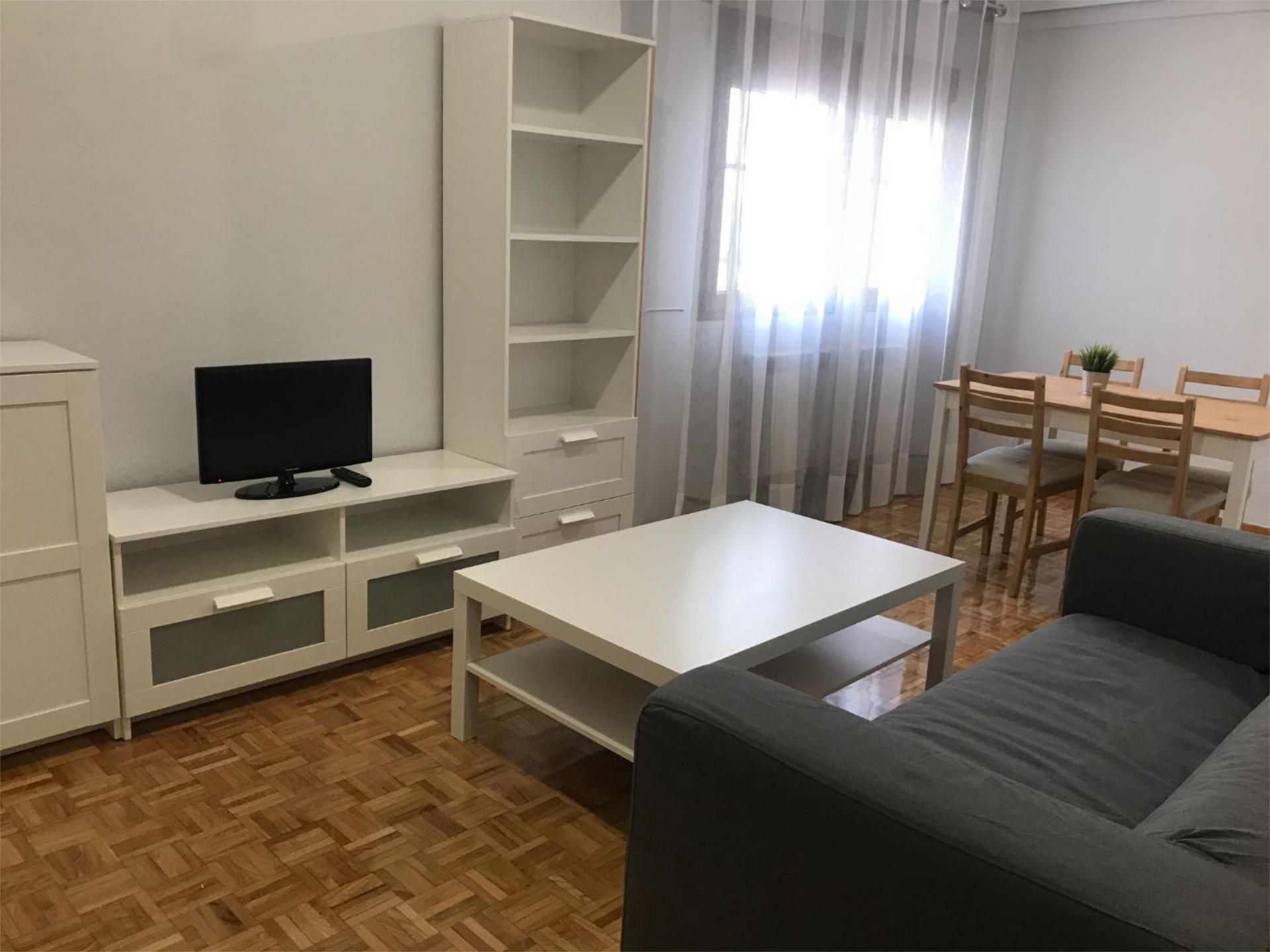 Living room of Flat for sale in Valladolid Capital  with Heating and Furnished