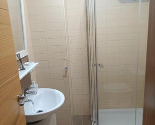 Bathroom of Study to rent in Dos Hermanas  with Air Conditioner and Swimming Pool