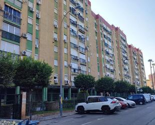 Exterior view of Flat for sale in  Sevilla Capital  with Air Conditioner and Balcony